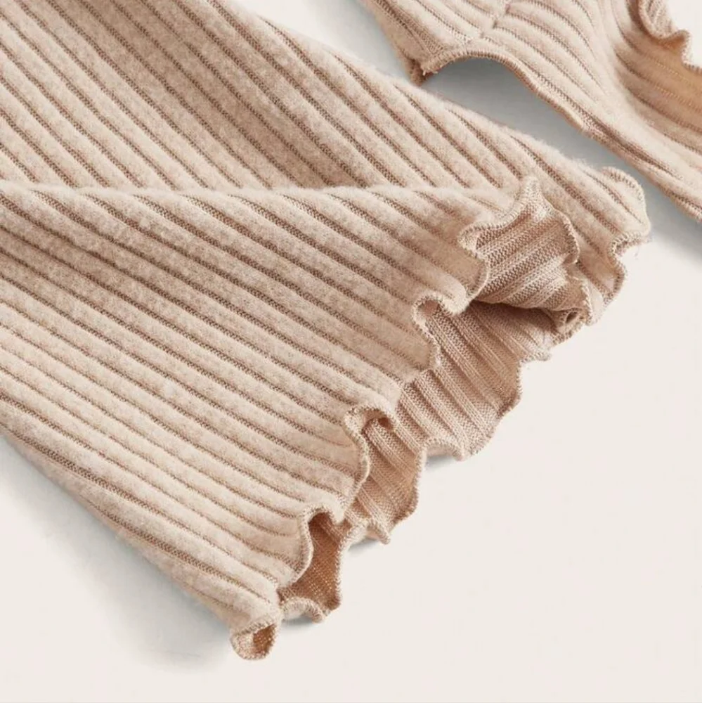 NWT Tan Ribbed Knit Tie-Front Top - Picture 3 of 4